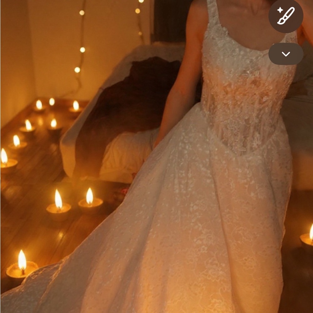 Elegant Lace Wedding Dress